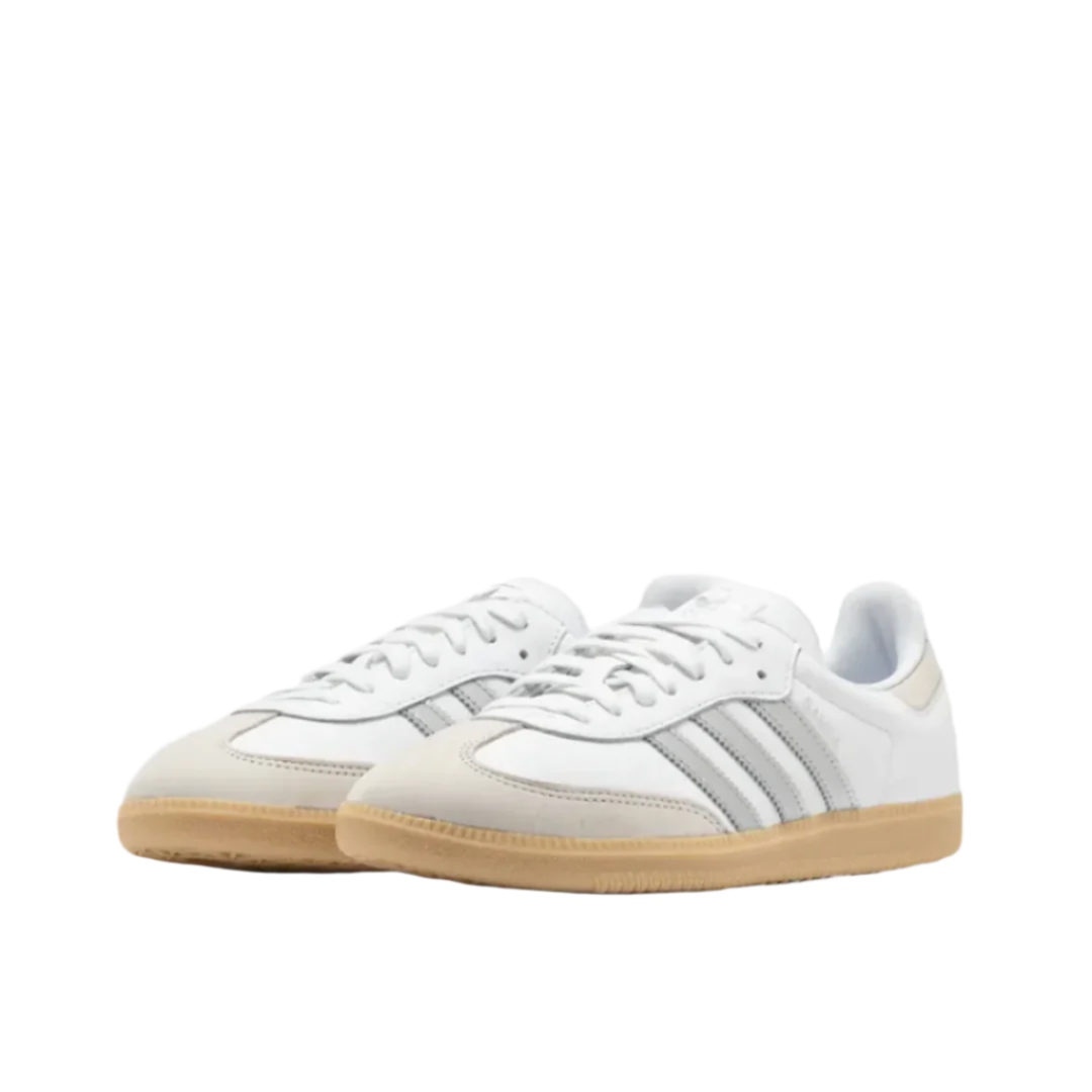 Modèle W Samba OG adidas de la collection Automne-Hiver 2024, disponible dès maintenant chez Kickskult.

Couleur :&nbsp; FTWWHT/SILVMT/GREONE

ID Produit : JI2725